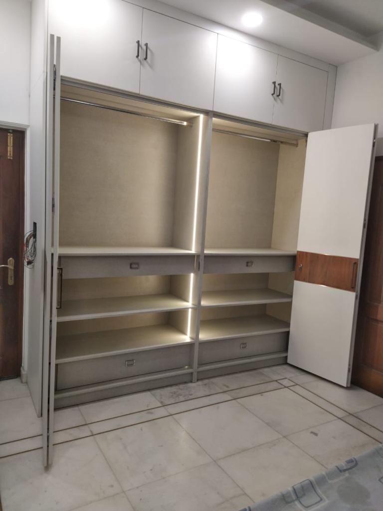 collection-gallery-pictures-of-wardrobes-designs-in-delhi-new-delhi-wooden-wardrobe-manufacturers-dealers-suppliers-in-delhi